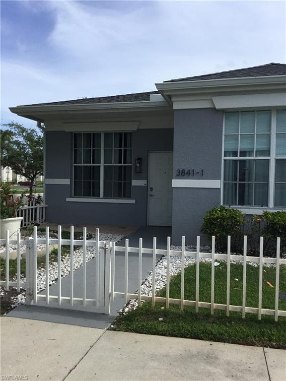 3841 Schoolhouse RD E 1 FORT MYERS, FL 33916