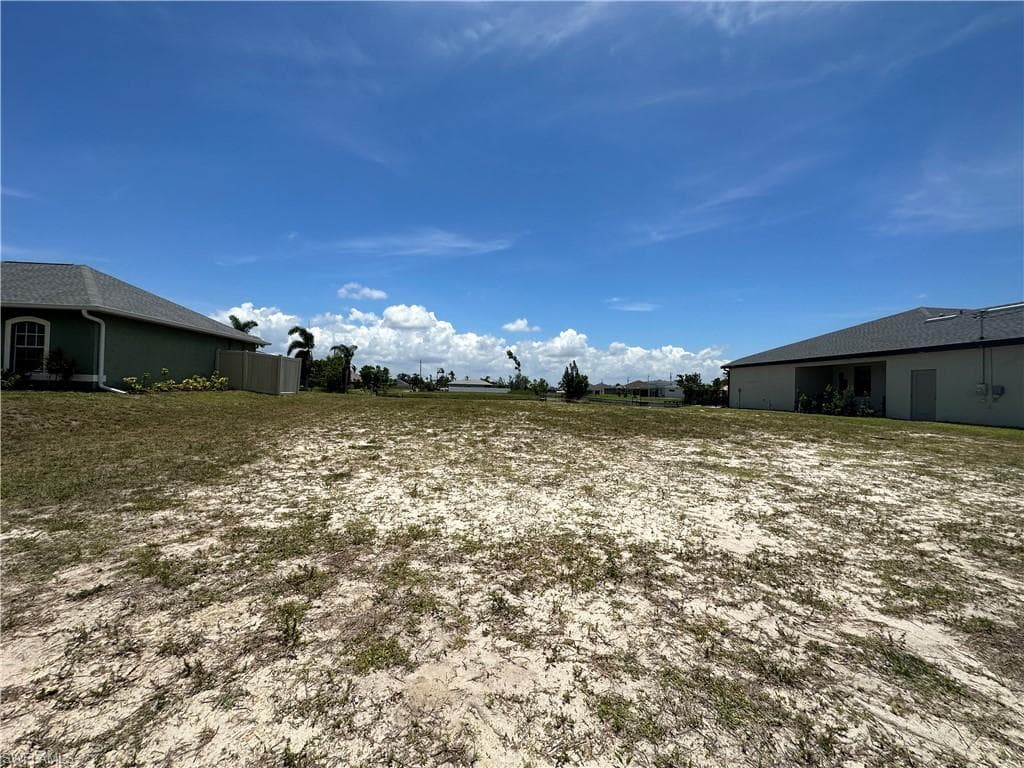 2305 SW 15th PL CAPE CORAL, FL 33991
