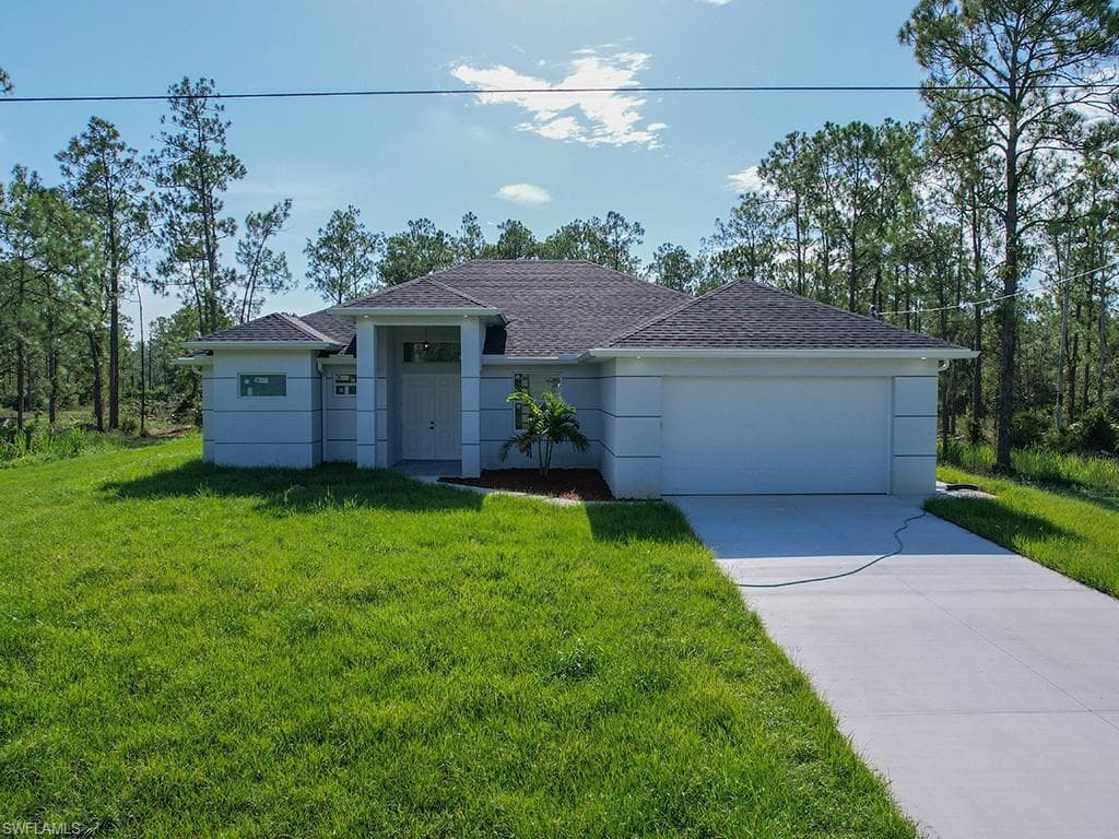 910 Scott AVE LEHIGH ACRES, FL 33972