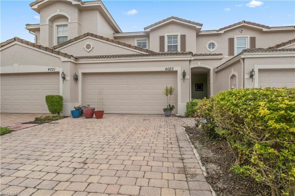 4023 Cherrybrook LOOP FORT MYERS, FL 33966