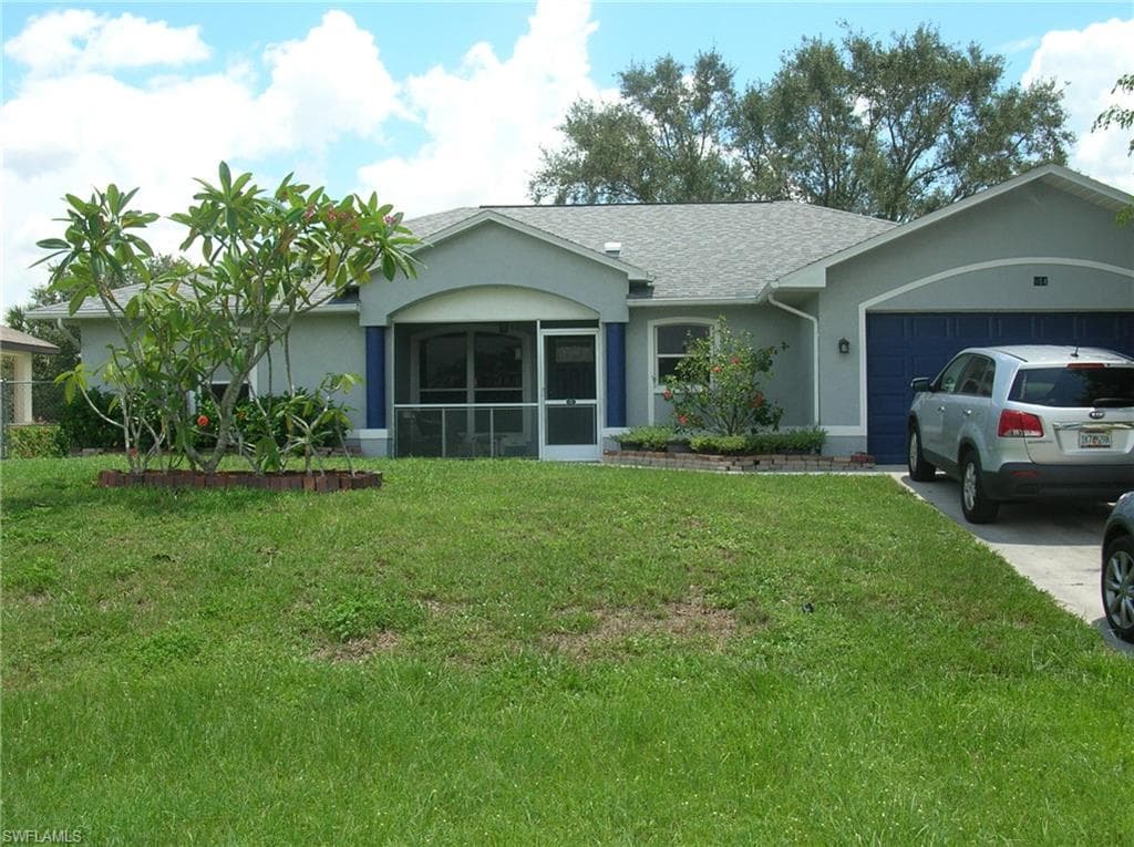 914 Acroft AVE LEHIGH ACRES, FL 33917