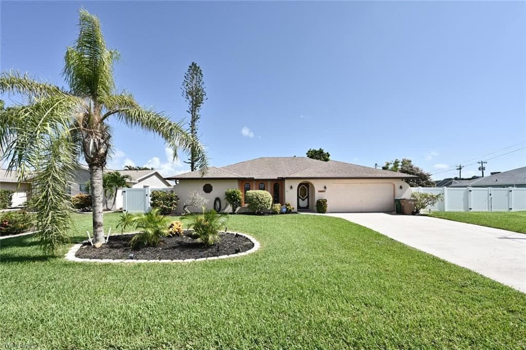 1447 15th TER CAPE CORAL, FL 33990
