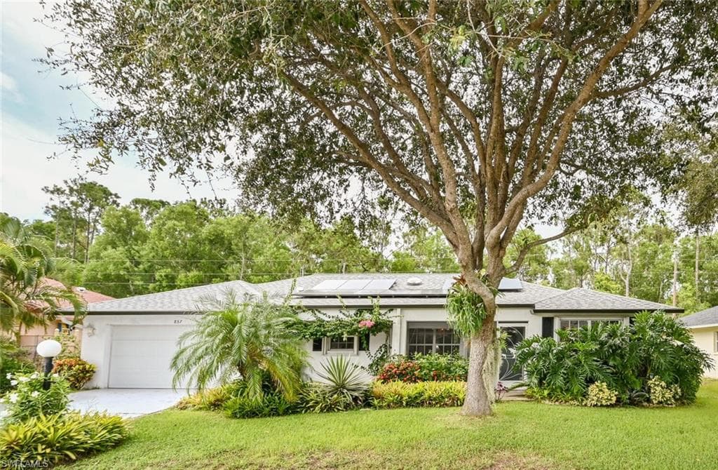 857 Charlemagne BLVD NAPLES, FL 34112