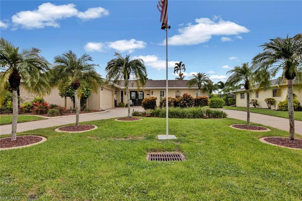 724 SE 44th ST CAPE CORAL, FL 33904
