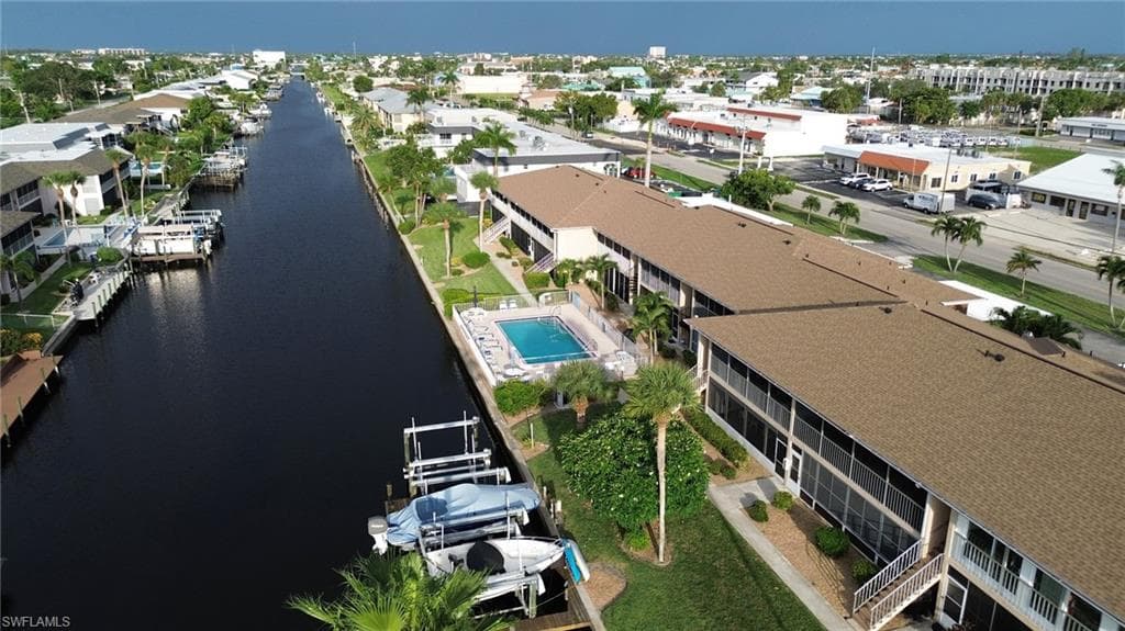 805 SE 46th LN 202 CAPE CORAL, FL 33904