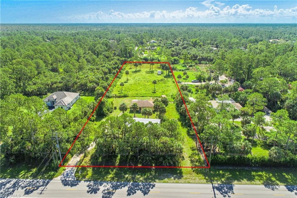 640 Wilson BLVD N NAPLES, FL 34120