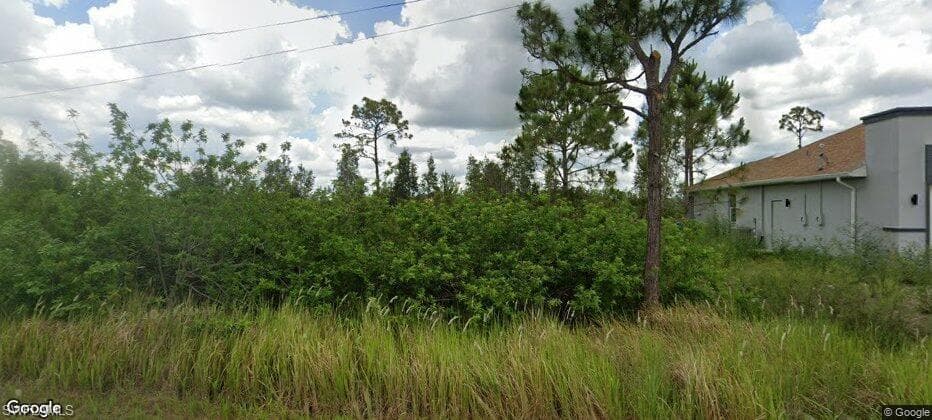 2710 20th ST W LEHIGH ACRES, FL 33971