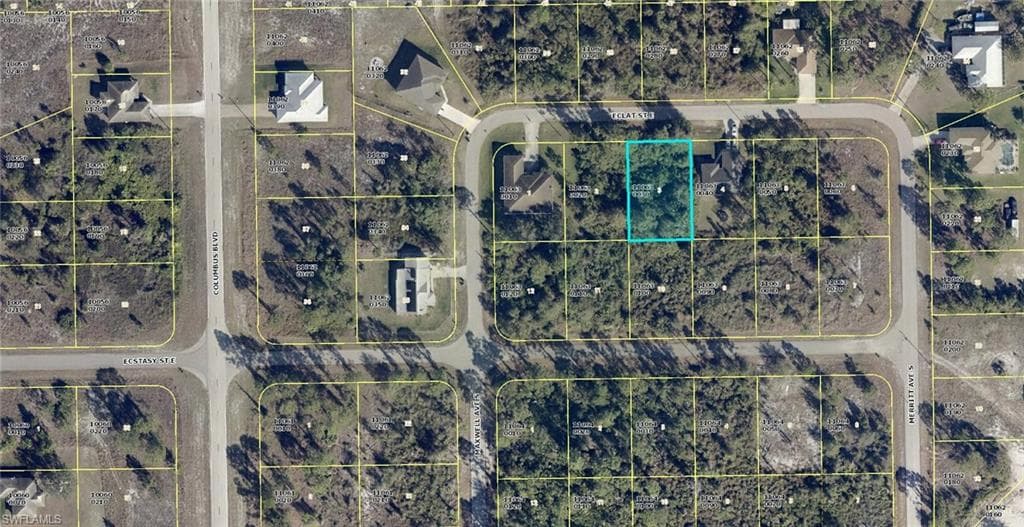 1218 Eclat ST E LEHIGH ACRES, FL 33974