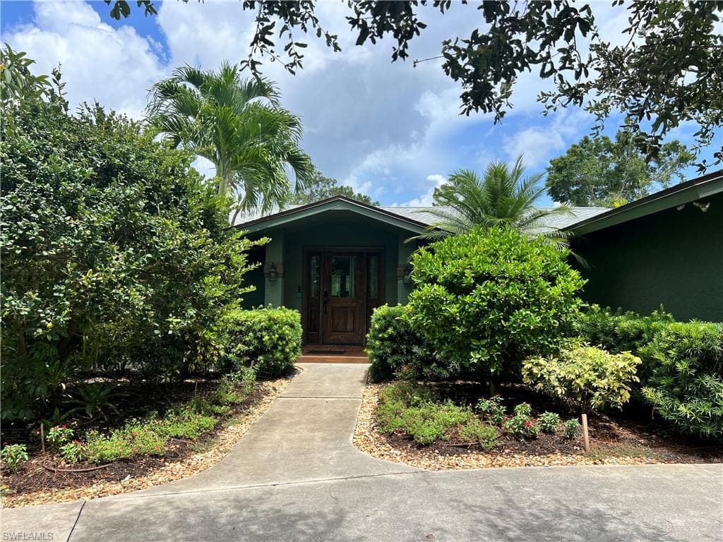 644 Hickory RD NAPLES, FL 34108