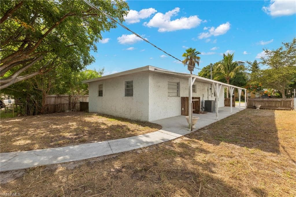 3433 Hibiscus AVE NAPLES, FL 34104