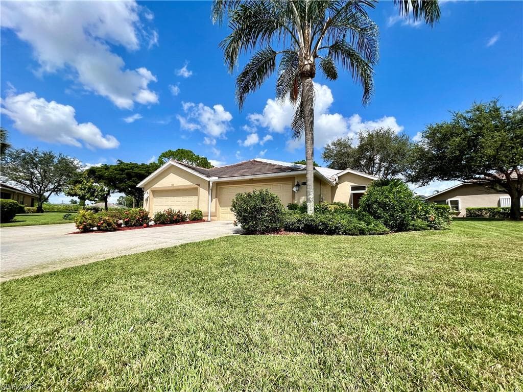 2320 Carnaby CT LEHIGH ACRES, FL 33973