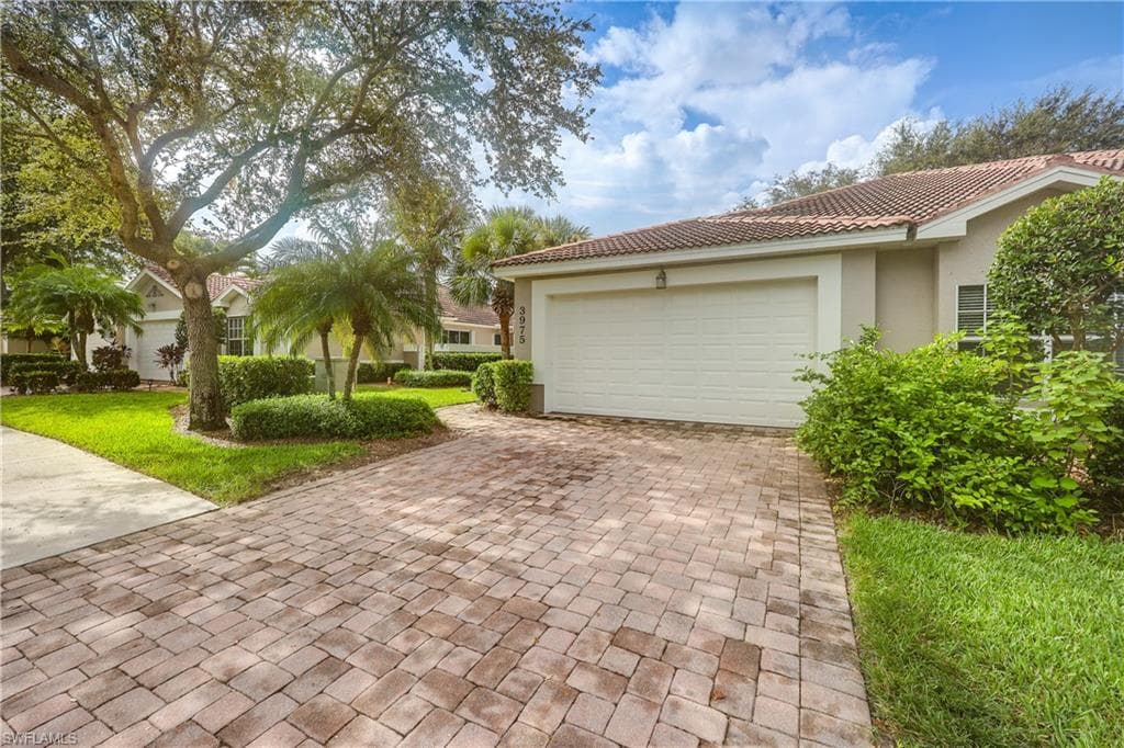 3975 Recreation LN NAPLES, FL 34116