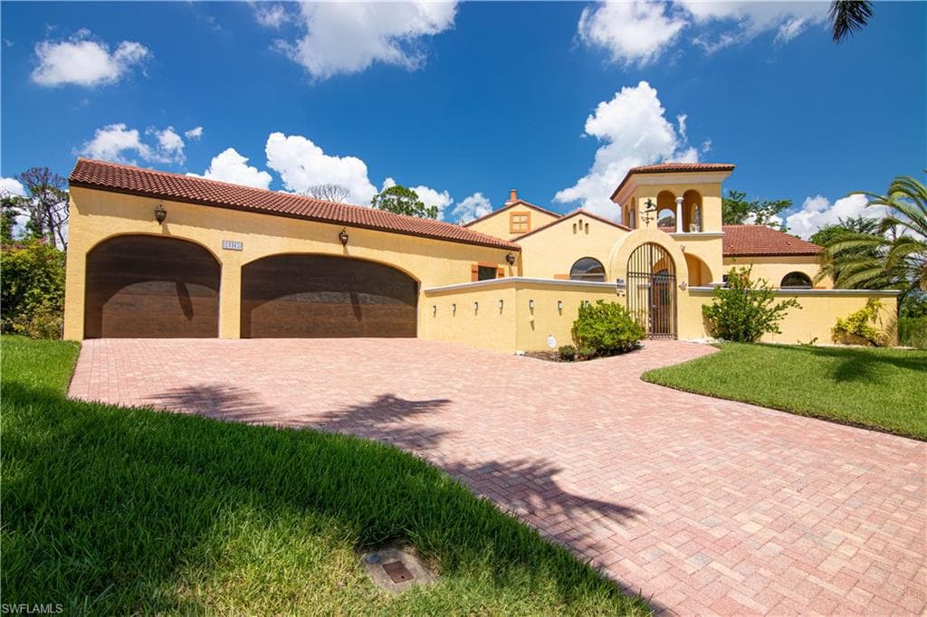 15561 Paper Tree CT NORTH FORT MYERS, FL 33917
