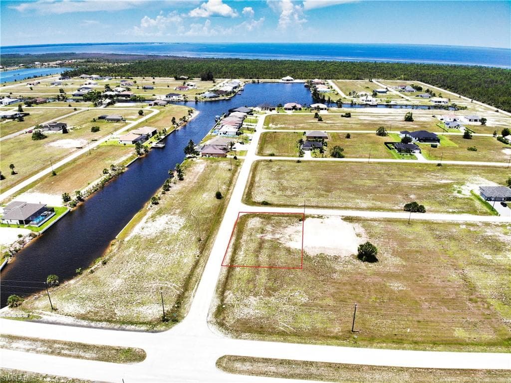 3923 NW 41st AVE CAPE CORAL, FL 33993