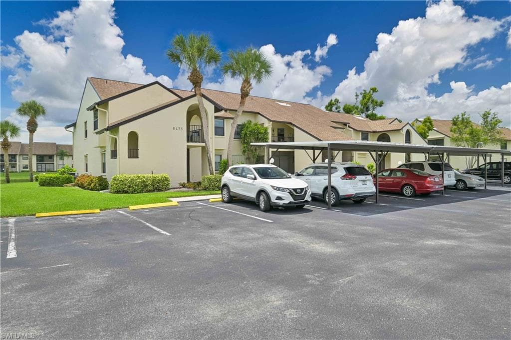 8475 Charter Club CIR 5 FORT MYERS, FL 33919