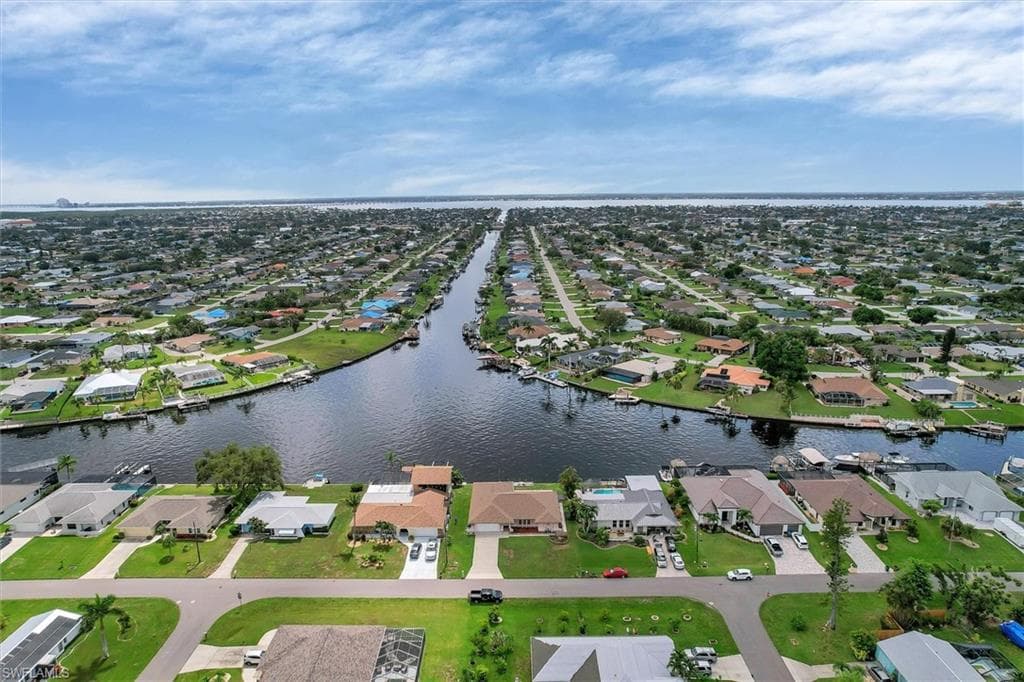 3209 SE 10th AVE CAPE CORAL, FL 33904