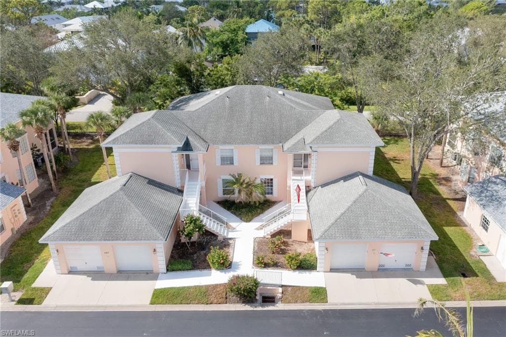 687 Wiggins Lake DR 202 NAPLES, FL 34110