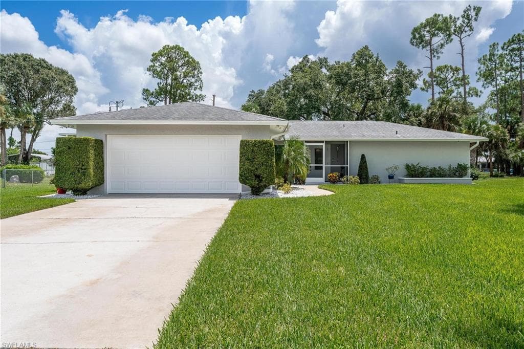 214 Lake AVE LEHIGH ACRES, FL 33936