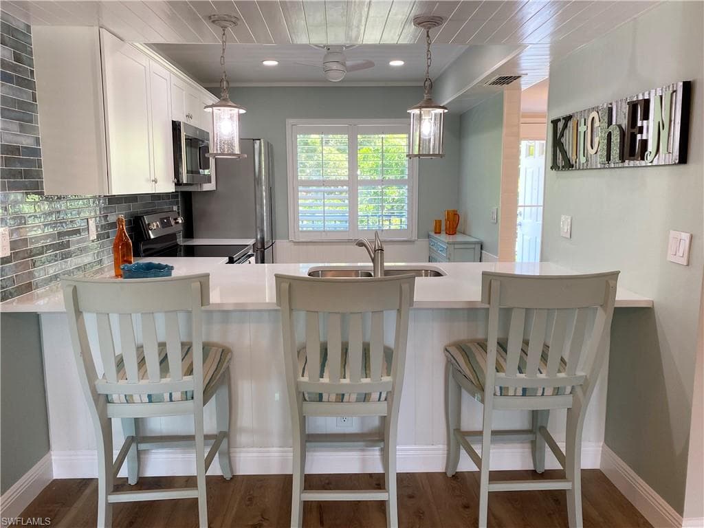 168 Palm DR 3044 NAPLES, FL 34112