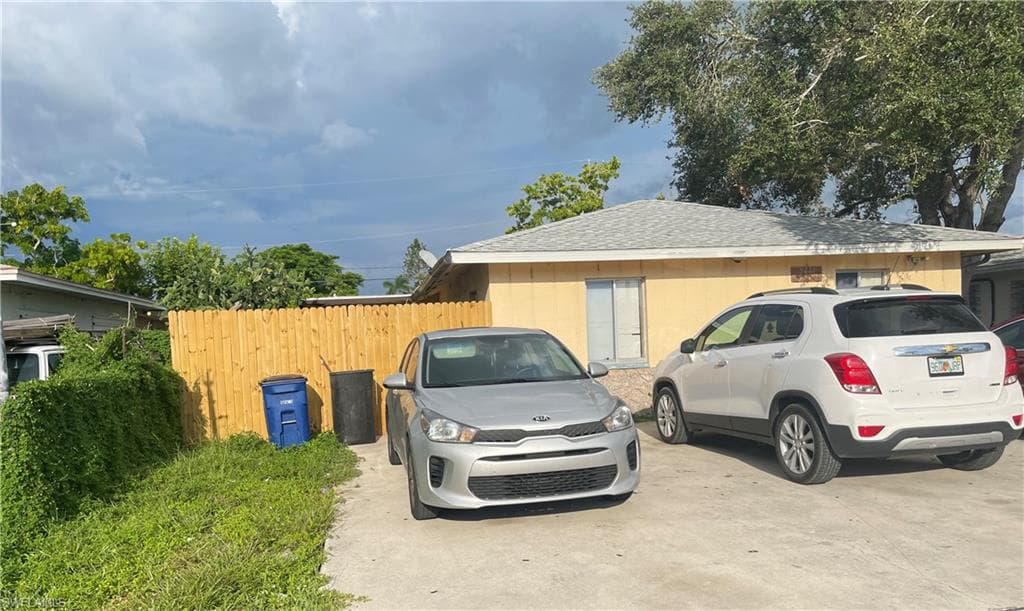 5441-5443 7th AVE FORT MYERS, FL 33907