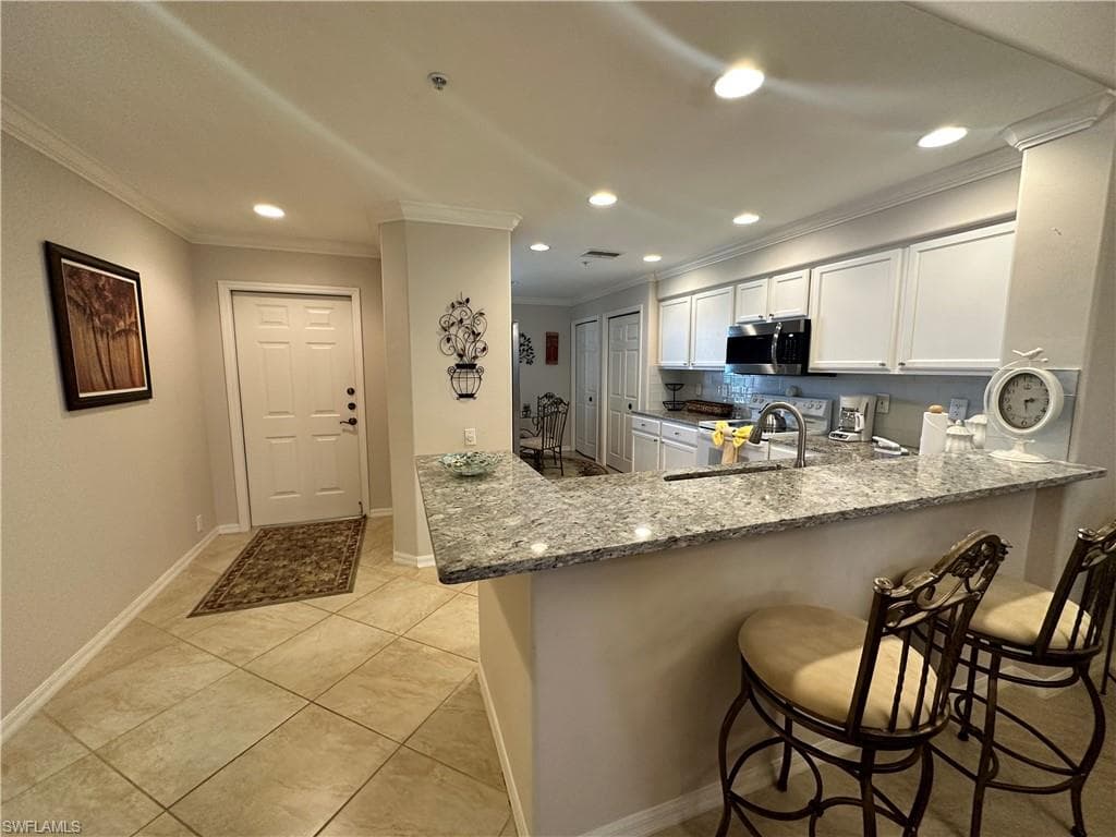 9100 Southmont CV 202 FORT MYERS, FL 33908