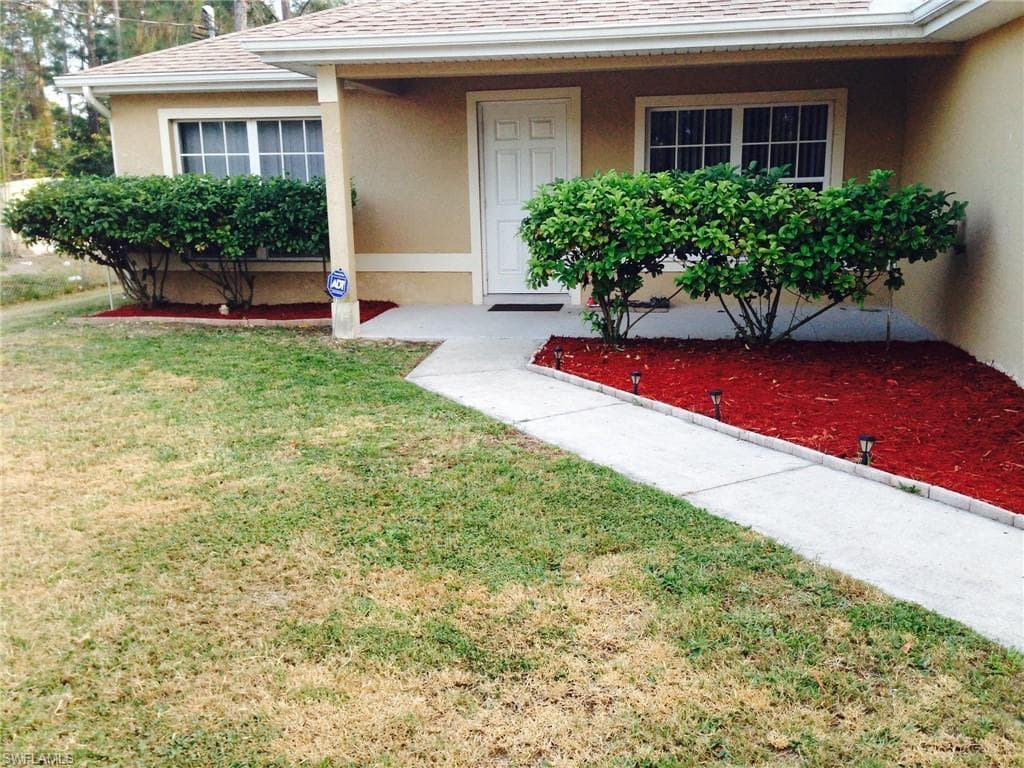 4117 1st ST SW LEHIGH ACRES, FL 33976