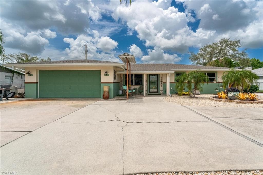 4551 Orange Grove BLVD NORTH FORT MYERS, FL 33903