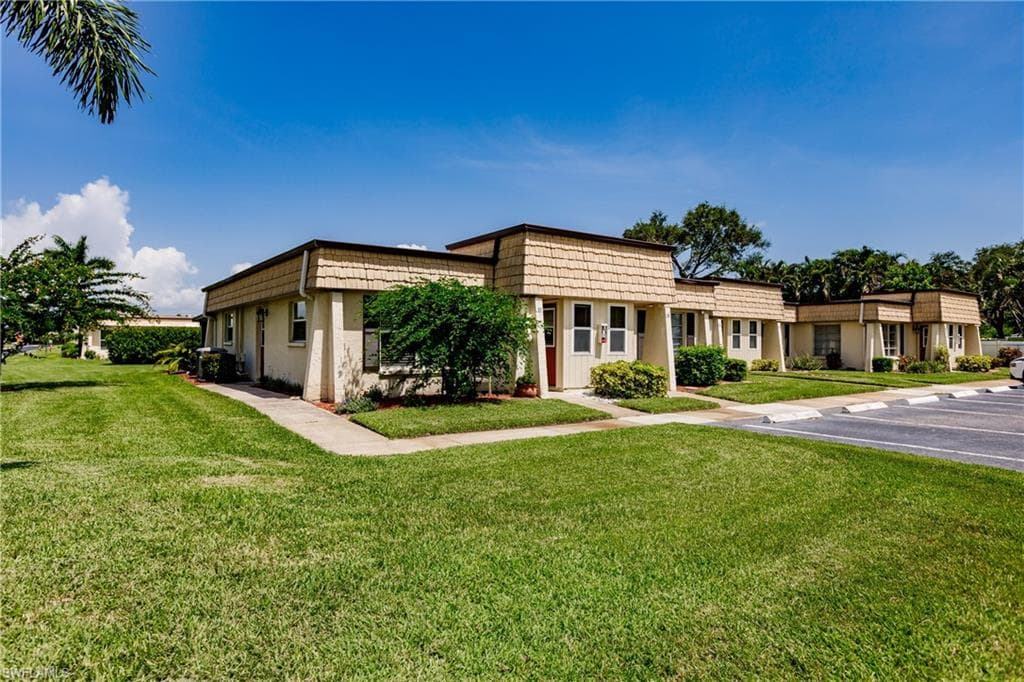 57 Laconia CT FORT MYERS, FL 33919