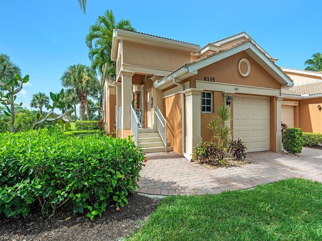 9335 LaPlaya CT 1921 BONITA SPRINGS, FL 34135
