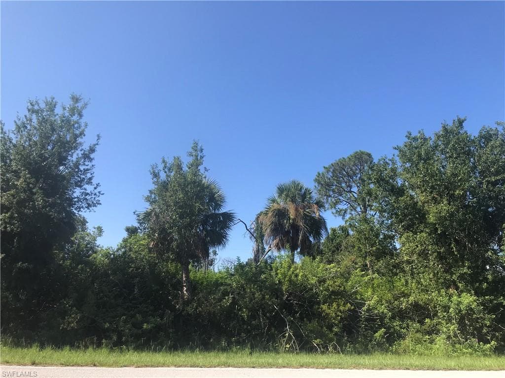 18237 Lake Worth BLVD PORT CHARLOTTE, FL 33948