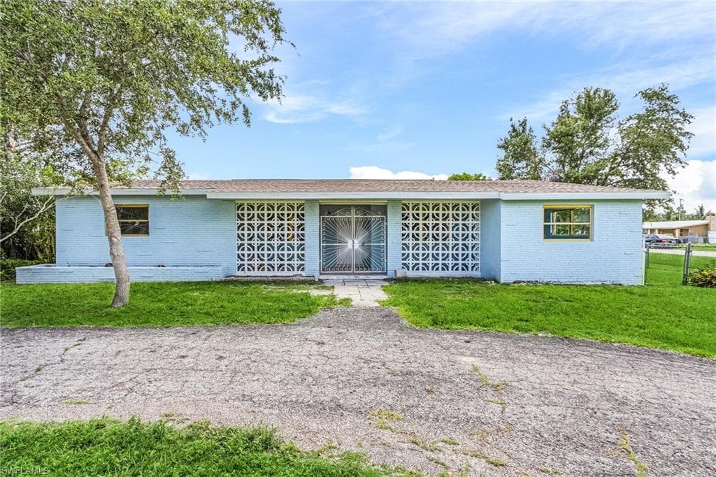1419 Euclid AVE NORTH FORT MYERS, FL 33917