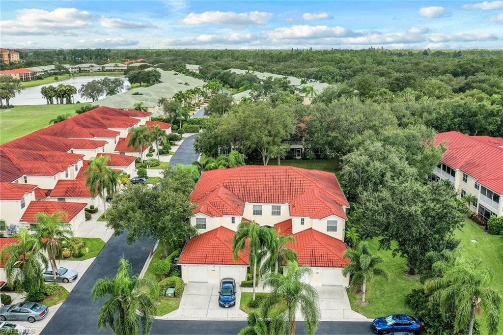 625 Lalique CIR 1401 NAPLES, FL 34119