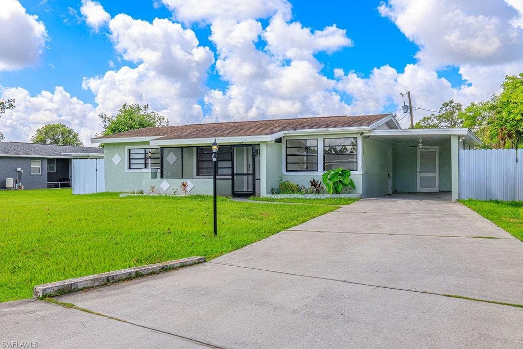 204 E Penn RD LEHIGH ACRES, FL 33936
