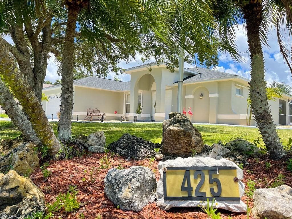 425 SE 19th ST CAPE CORAL, FL 33990