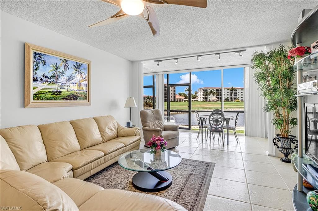 49 High Point CIR S 105 NAPLES, FL 34103