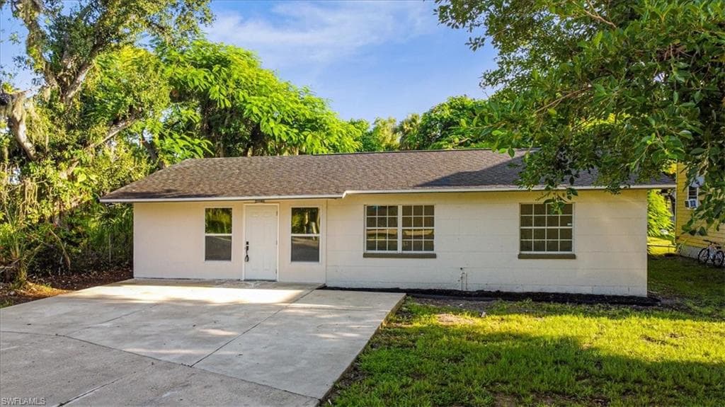 3847 Desoto AVE FORT MYERS, FL 33916