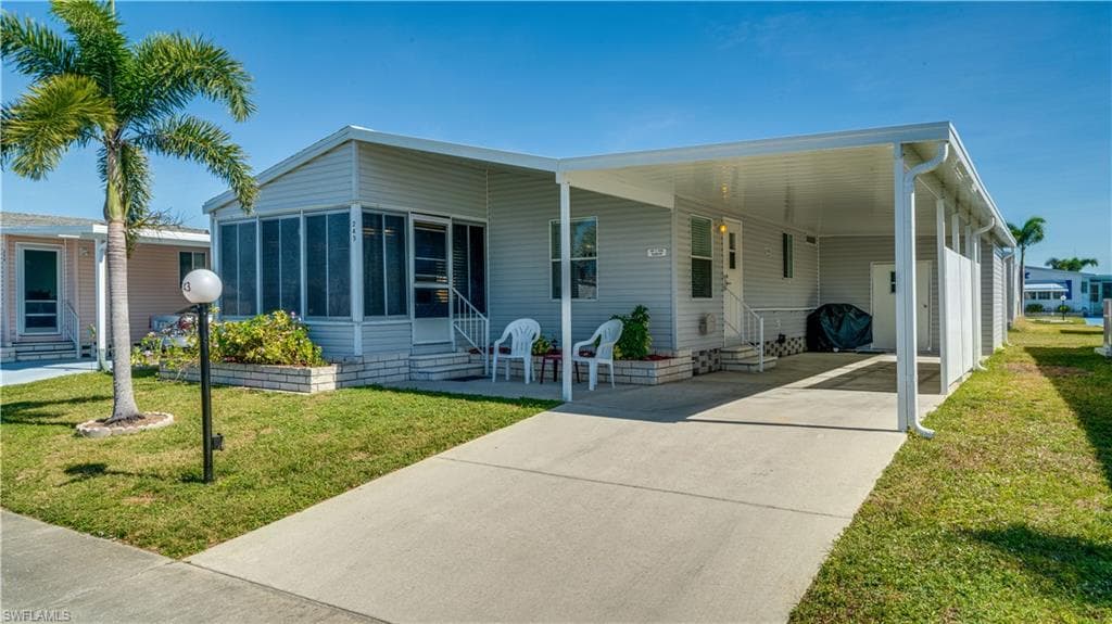 243 Lakeside DR NORTH FORT MYERS, FL 33903