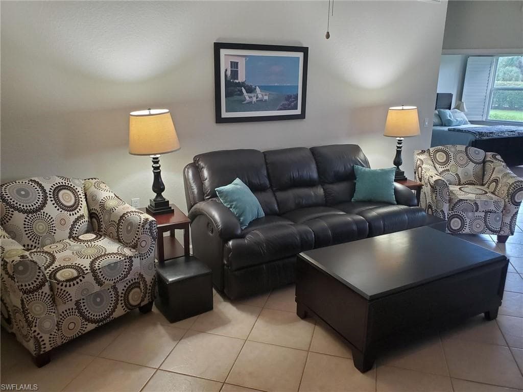 6832 Ascot DR 102 NAPLES, FL 34113