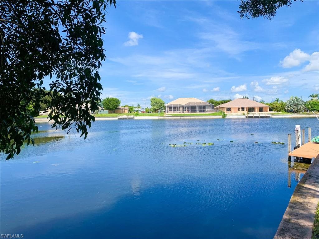 508 SE 6th TER CAPE CORAL, FL 33990