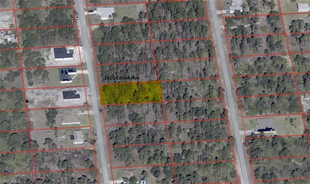 1610 Edison AVE LEHIGH ACRES, FL 33972
