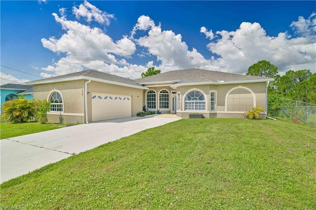 338 Pyramid AVE LEHIGH ACRES, FL 33974