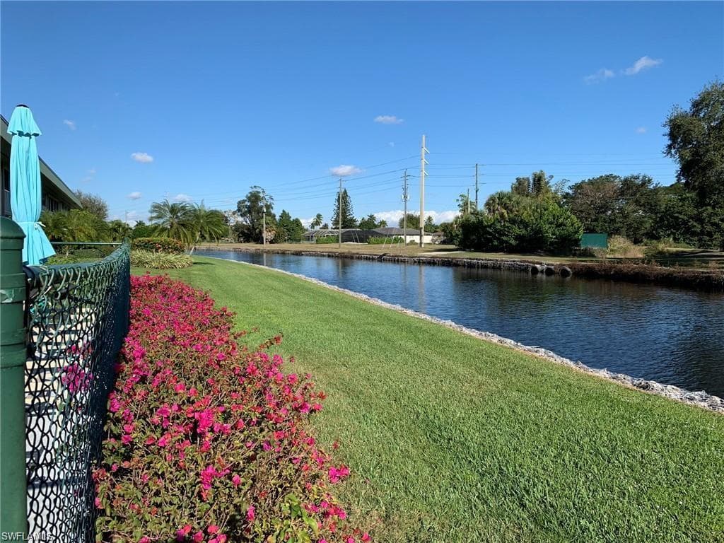 600 Valley Stream DR F2 NAPLES, FL 34113