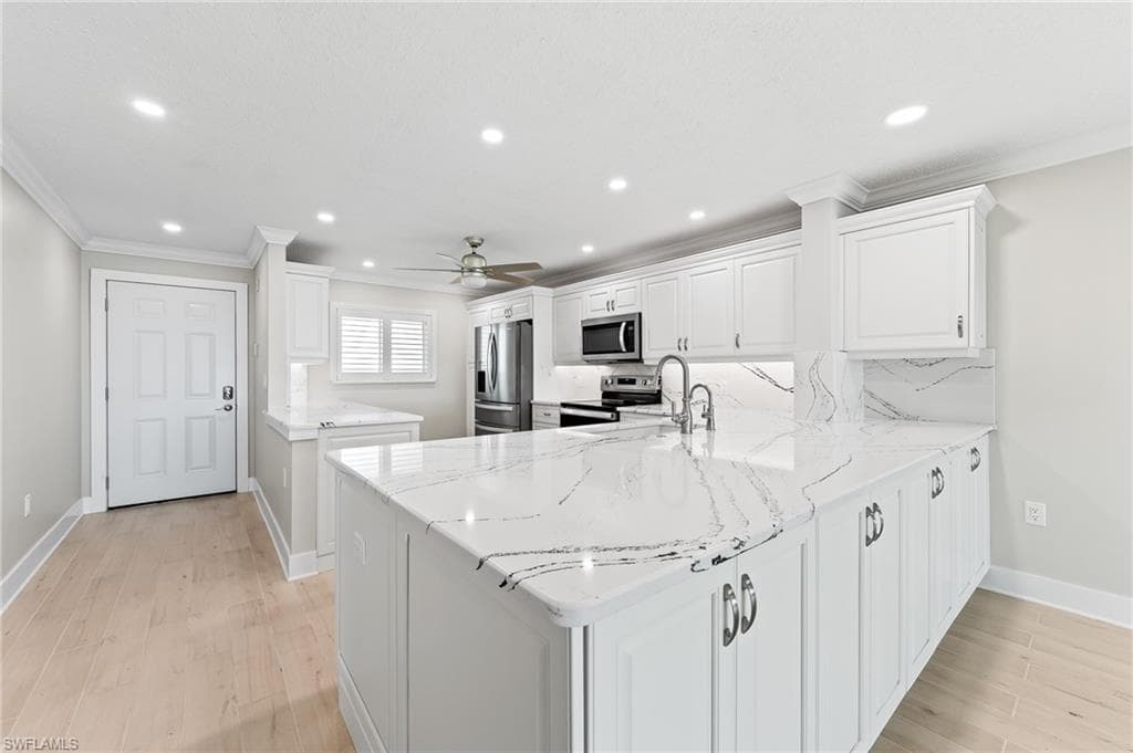 4309 Mariner WAY 405 FORT MYERS, FL 33919