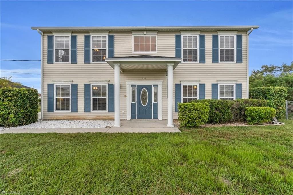 911 Apple AVE LEHIGH ACRES, FL 33971