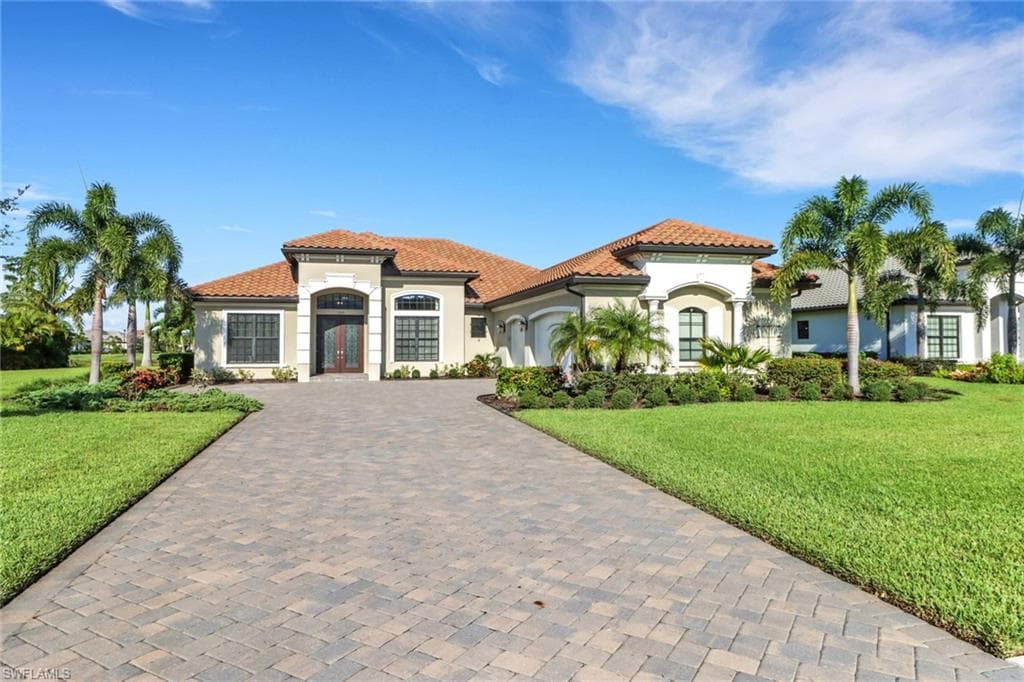 2325 Grenadines WAY NAPLES, FL 34120