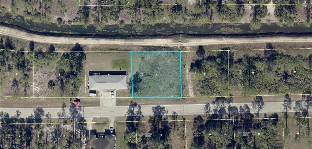 913 E 12th ST LEHIGH ACRES, FL 33972