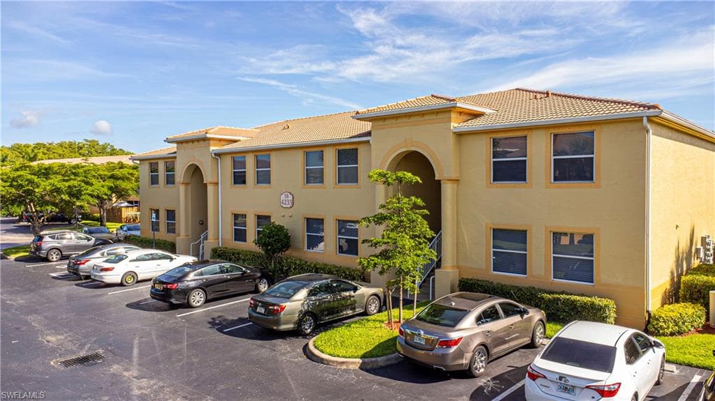 4233 Bellasol CIR 1821 FORT MYERS, FL 33916