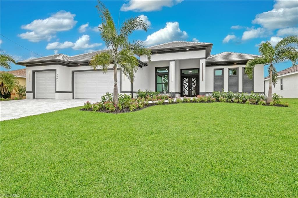 2202 SW 38th TER CAPE CORAL, FL 33914