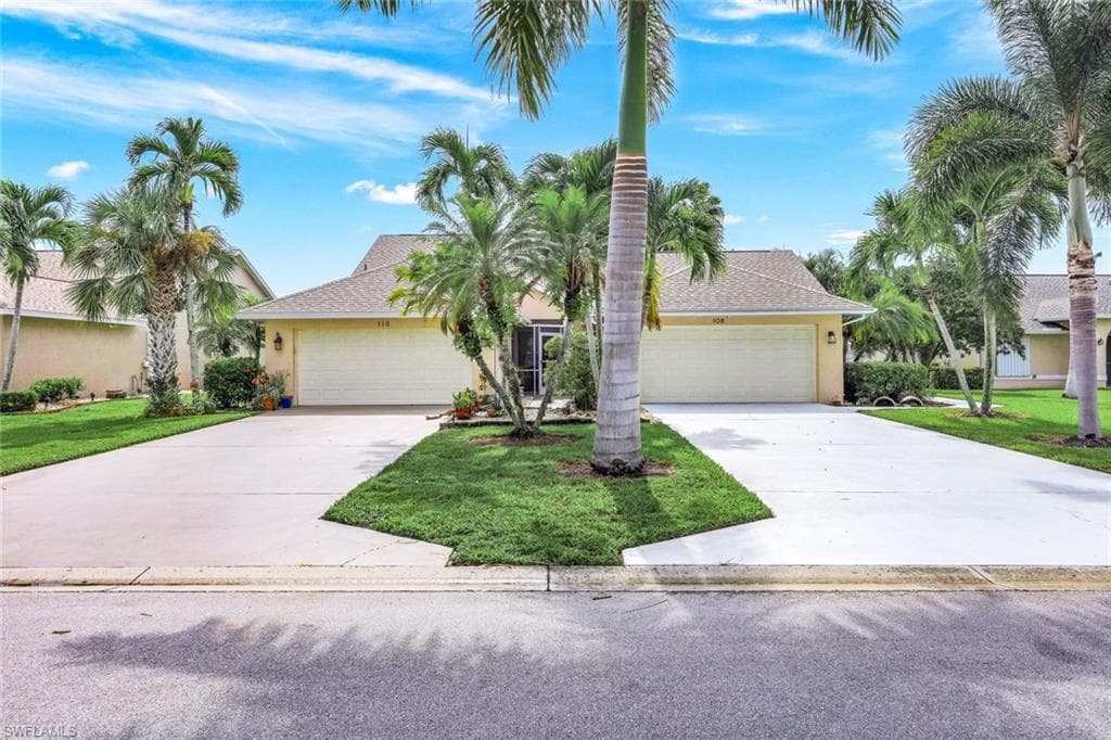 108 Bermuda Dunes CT 142-1 NAPLES, FL 34113