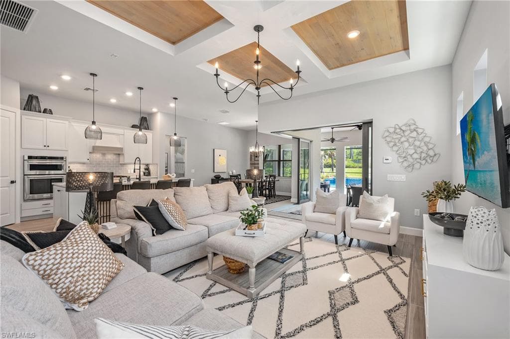2738 Aviamar CIR NAPLES, FL 34114